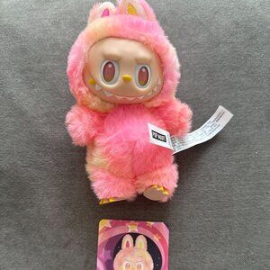 GIVEAWAY - HOT PINK LABUBU